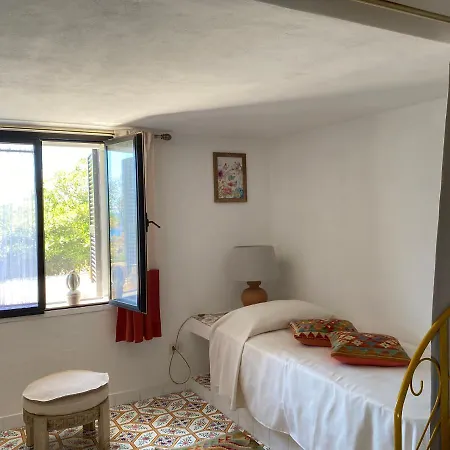 Holiday home Dammuso Pensare Luna *