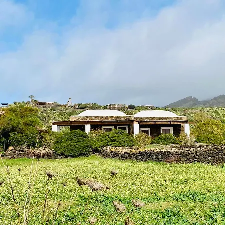 Dammuso Pensare Luna * San Michele (Pantelleria)